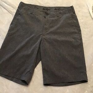 Ben Hogan Golf Shorts. Size 32, Gray